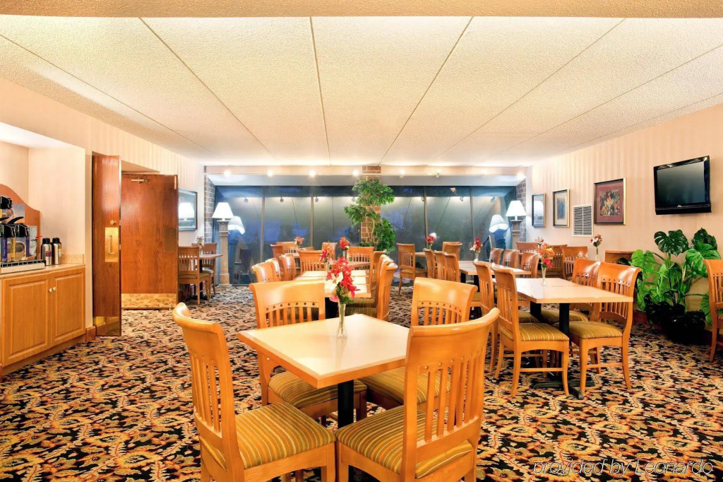 Holiday Inn Express Milwaukee - West Medical Center by IHG