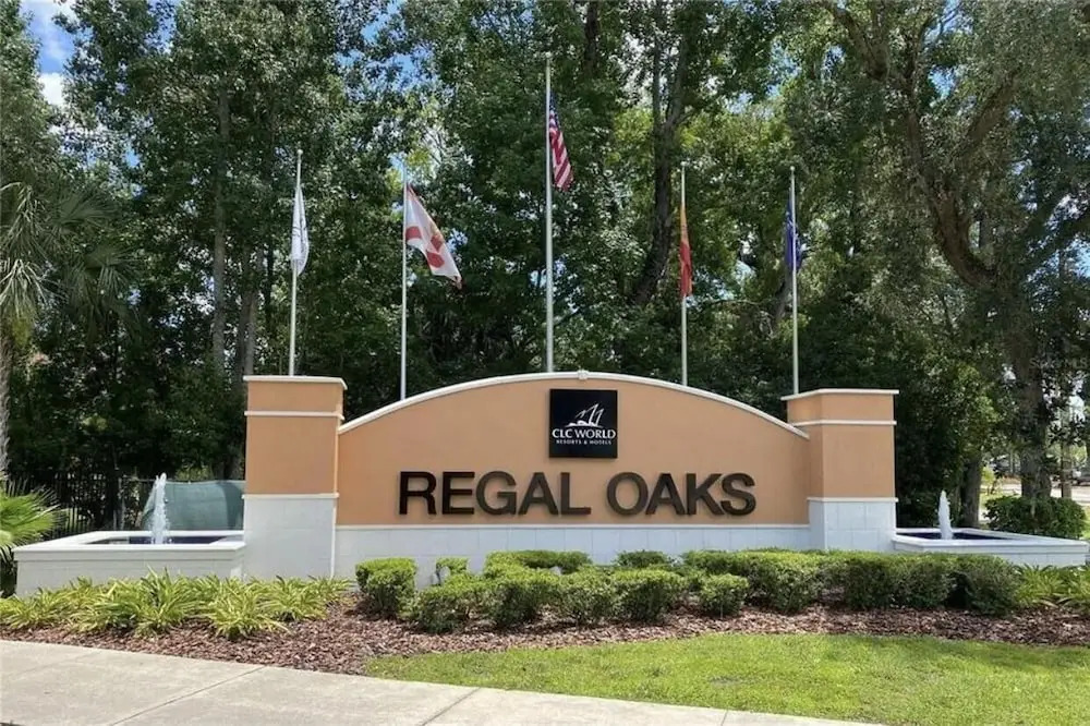 Gated Community With Private hot tub Near Disney!!!