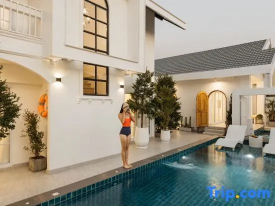 Zenzen Pool Villa