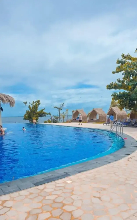 1br condo at mactan near the baech