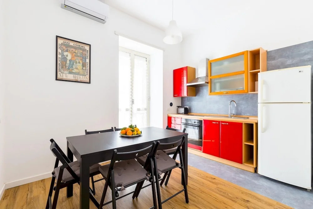 Barrio 133 - Double Bedroom in Center by Napoliapartments