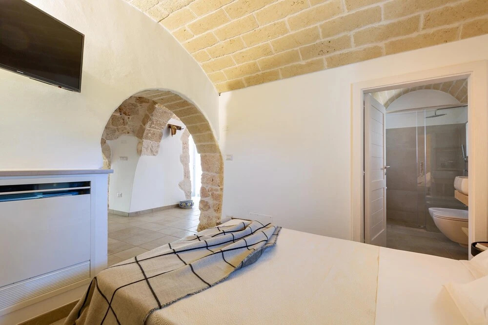 2220 Trulli Biancapetra by Perle di Puglia