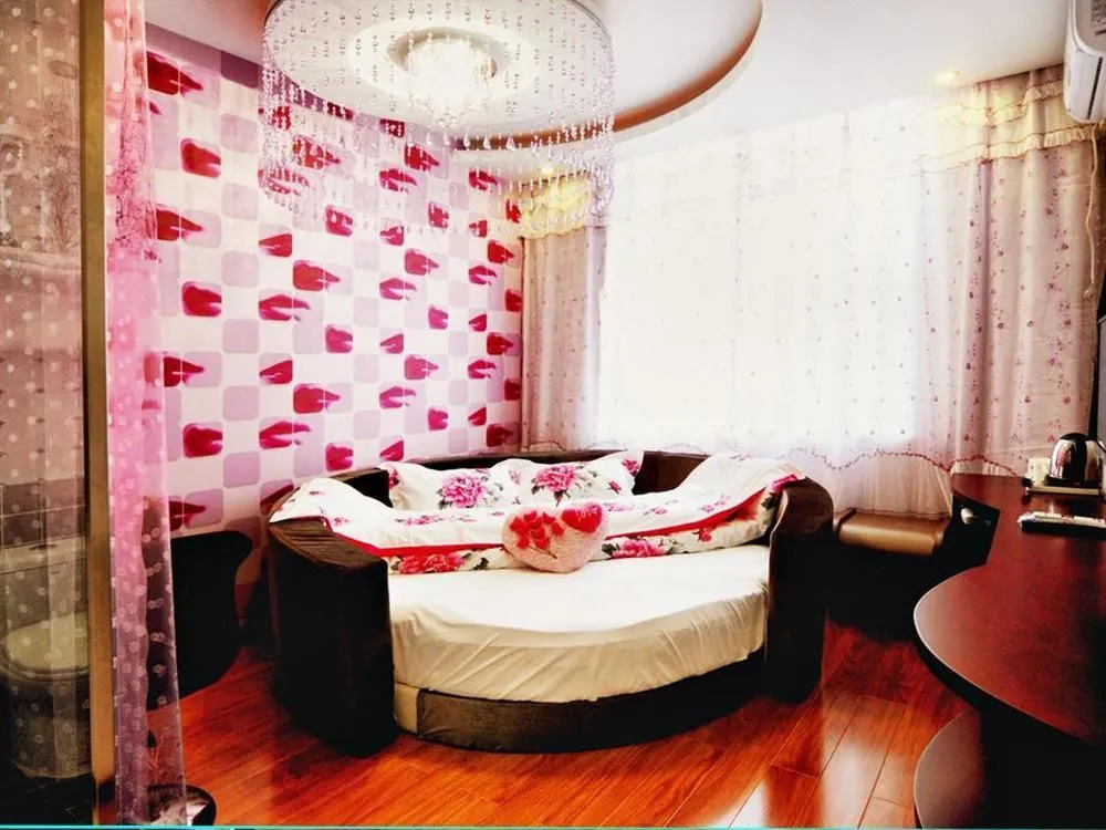 Huayang Hotel