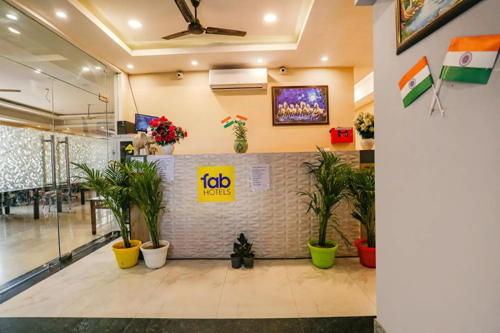 OYO Townhouse 1051 Galaxy Inn