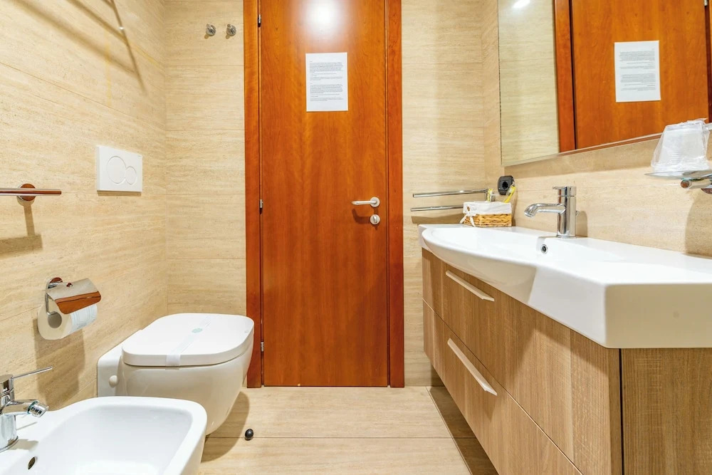 ANDENIS TIBER HOUSE