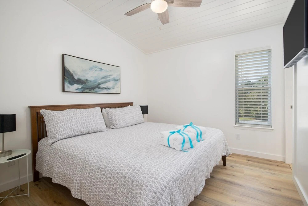 213 Laguna St - Red Door Relaxin by Blue Swell