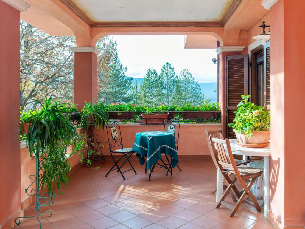 Villa in Tagliacozzo with Pool and Nature