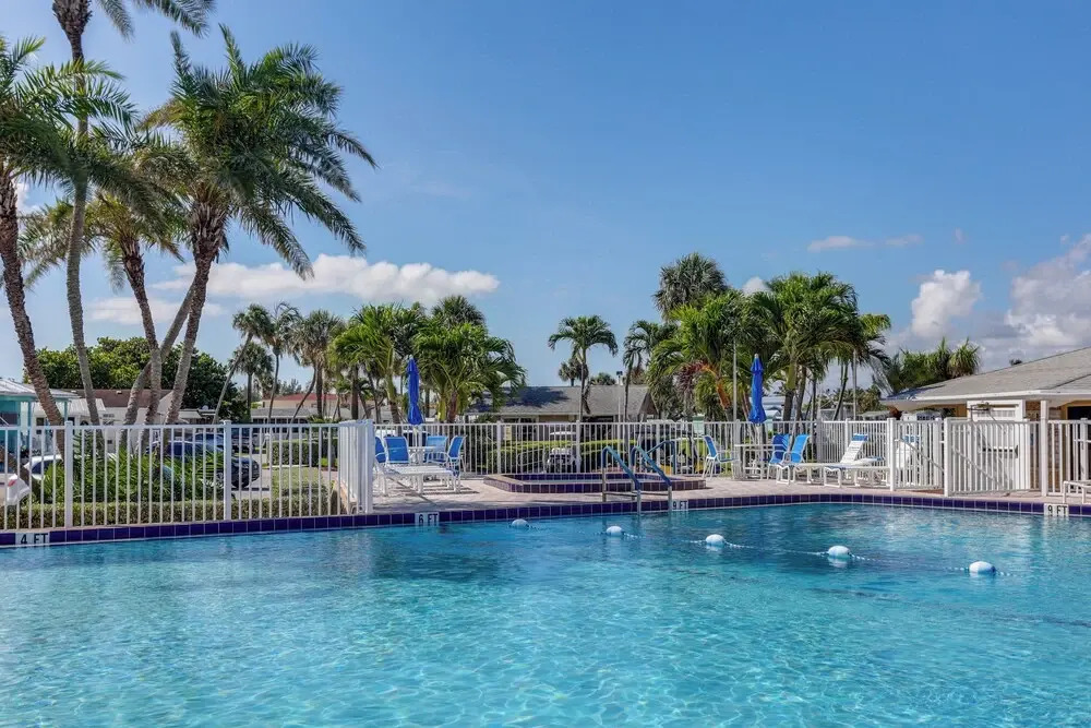 South Hutchinson Island Cottage w/ Beach Access!