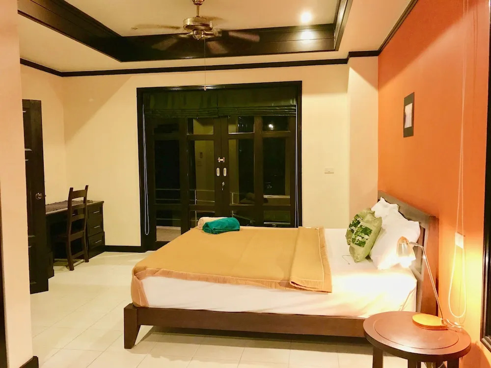 3 Bedroom Villa Beach Front Resort TG21