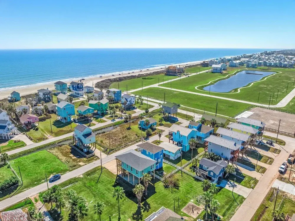 Sunny Beach House by Ryson Vacation Rentals