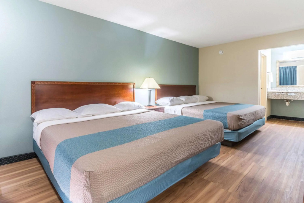 Motel 6-Kenly, NC