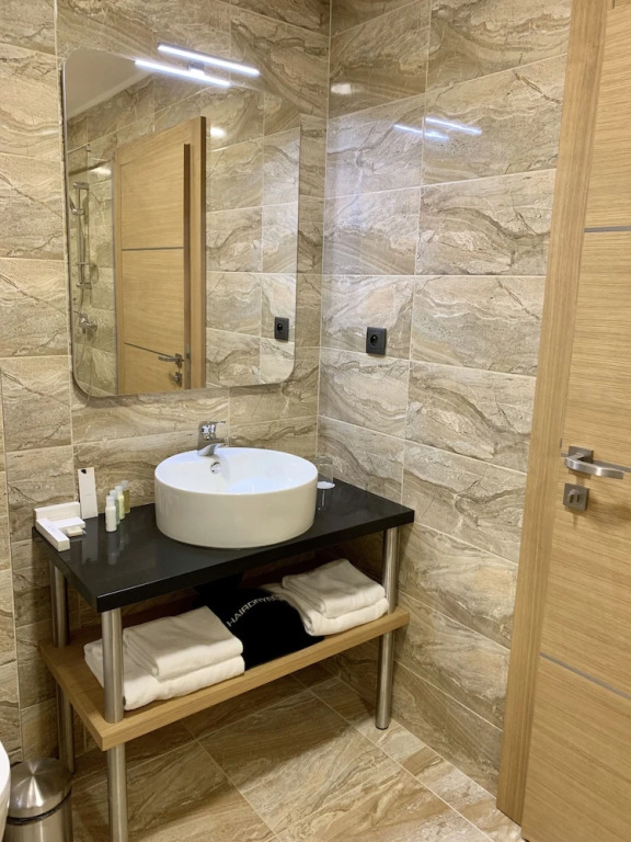AZZA Hotel & Restaurant