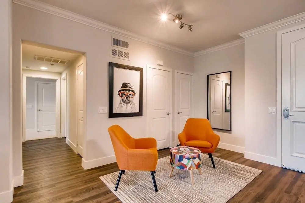 Gorgeous San Diego 2BR/2BTH With Fast WIFI & Free Parking! (FV3)