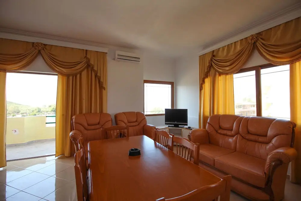 Dine Hotel
