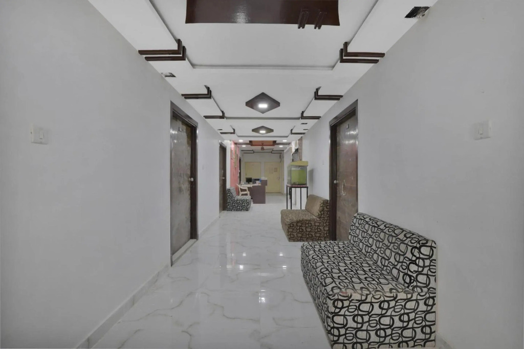 Flagship 83069 Hotel Rudra Palace