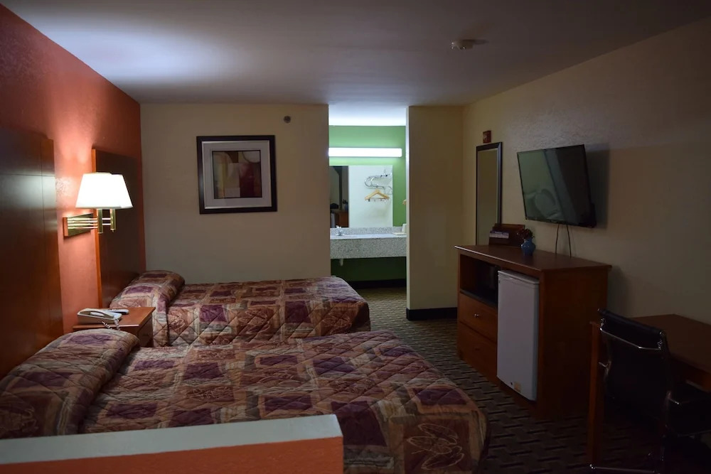 Royal Inn & Suites