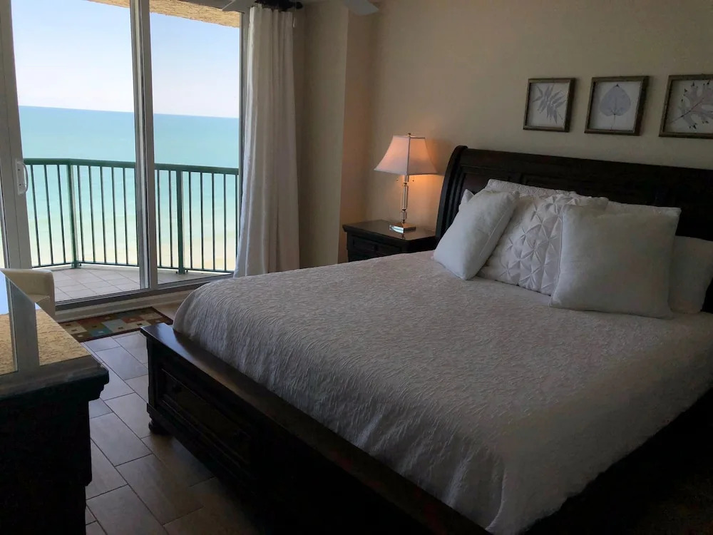 Dimucci TT 1903 3 Bedrooms 3 Bathrooms Condo