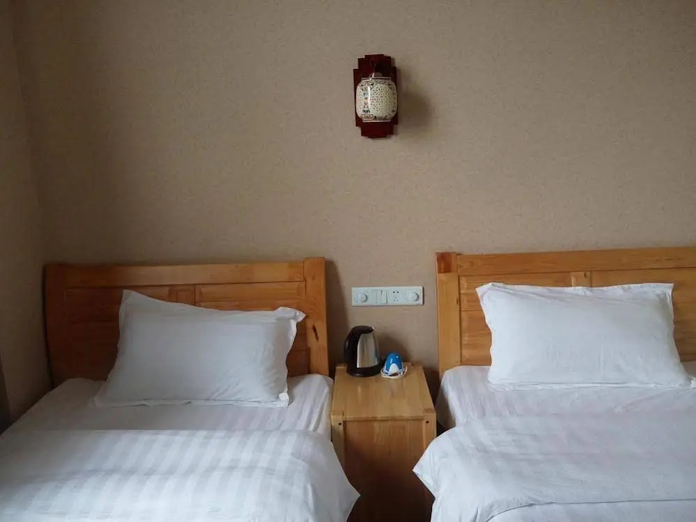 Dali Shuanglang Yinyu Jinxiangyuan Erhai Seaview Hotel