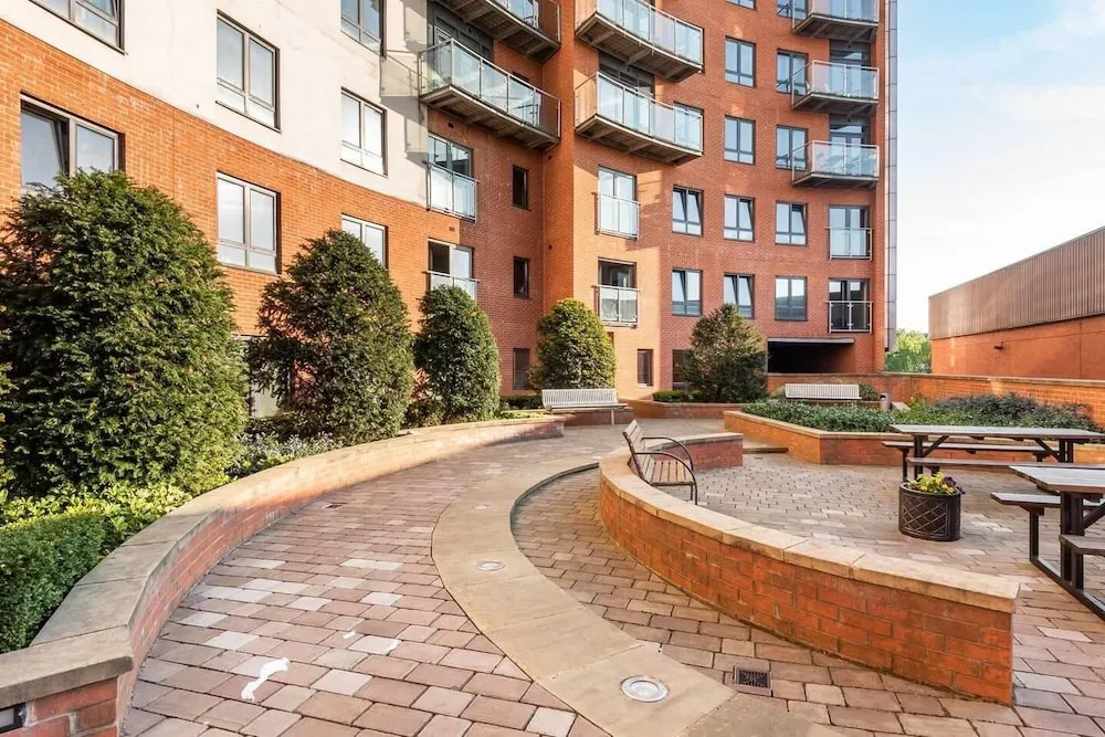 Garden View Studio Near the City Centre