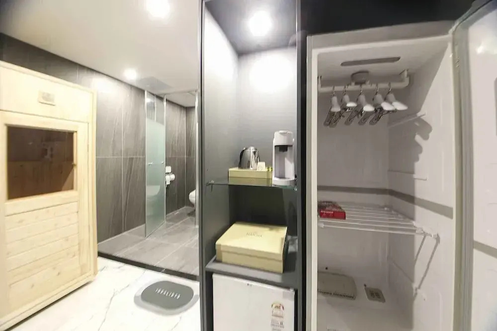 Hanabi Hotel
