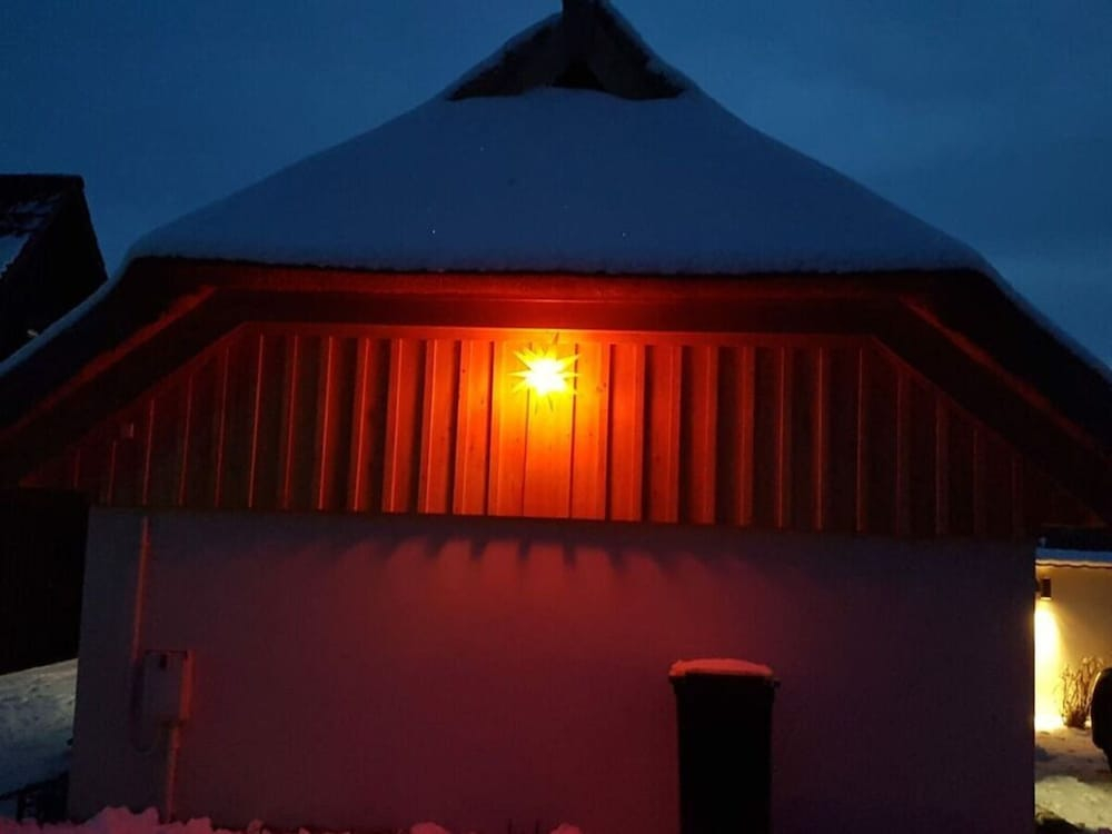 "laura" Comfortable Holiday Residence