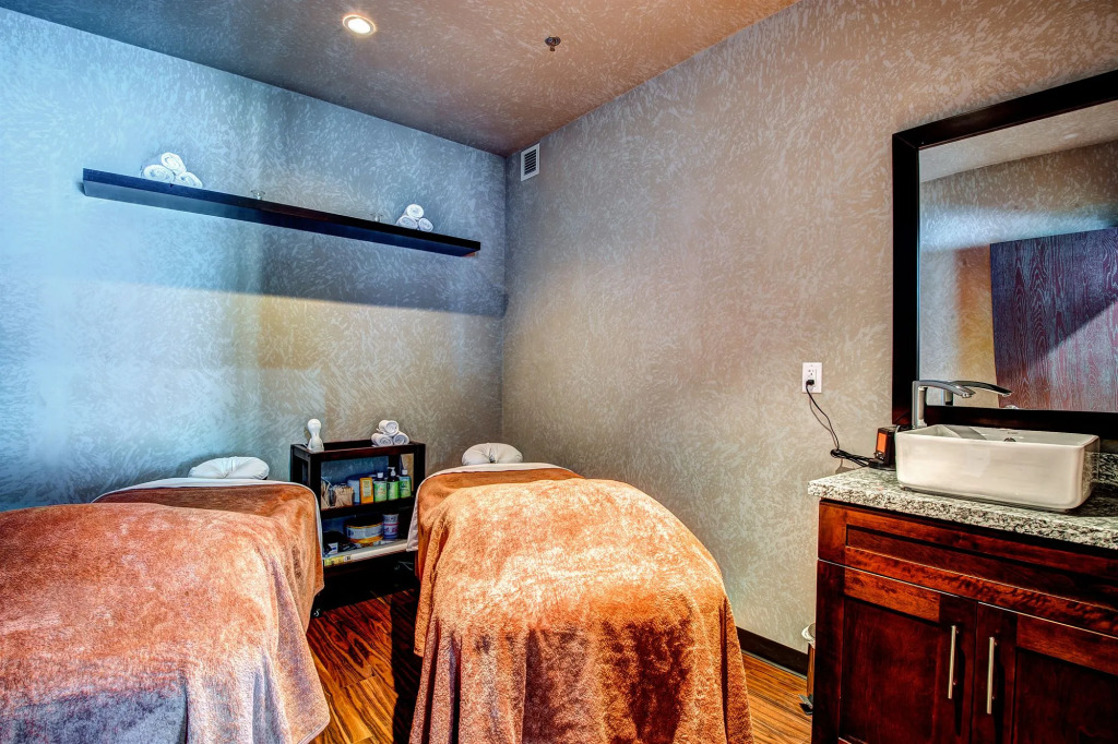 Home Inn & Suites - Swift Current
