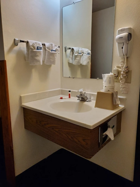 Super 8 Motel - Belgrade/ Bozeman Airport