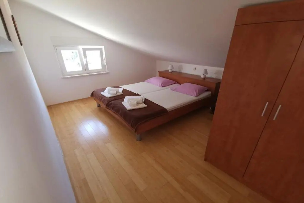 Apartment 3 Biba 51 pax