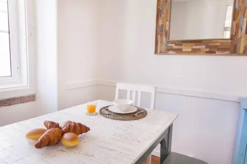 Bairro Alto Living 2BDR Duplex by LovelyStay