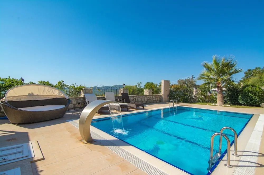 Arnna Villa 1 by Villa Buketi