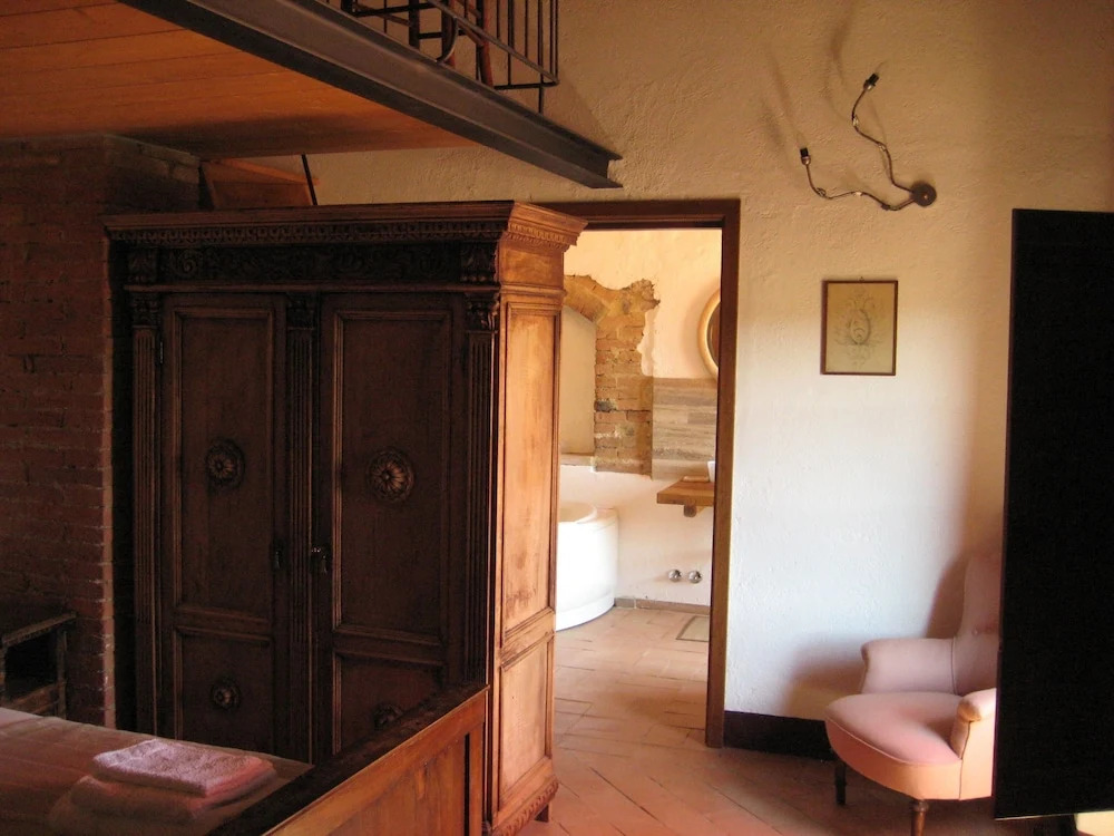 la Casa - Agriturismo With Pool Between Siena and Grosseto