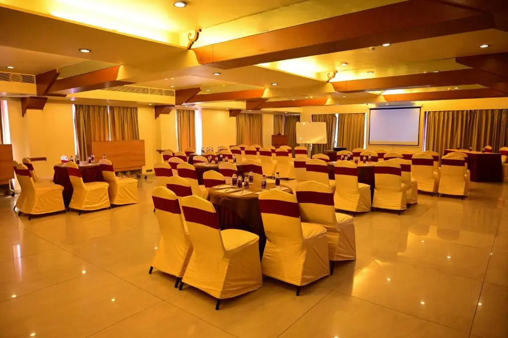 The Deccan Royaale, Shivaji Nagar