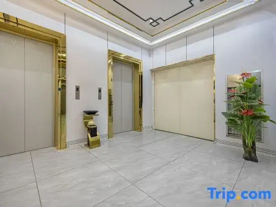 Zhaixing Hotel (Bazhong High-Speed Rail East Station)