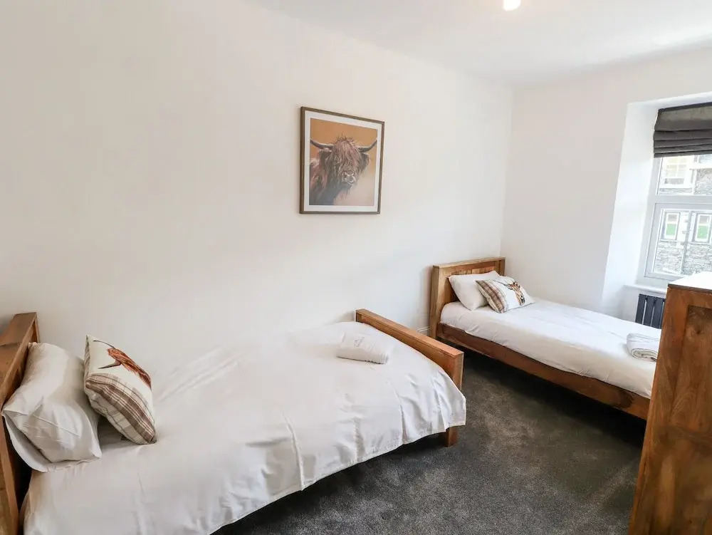 8 Waterhead Terrace