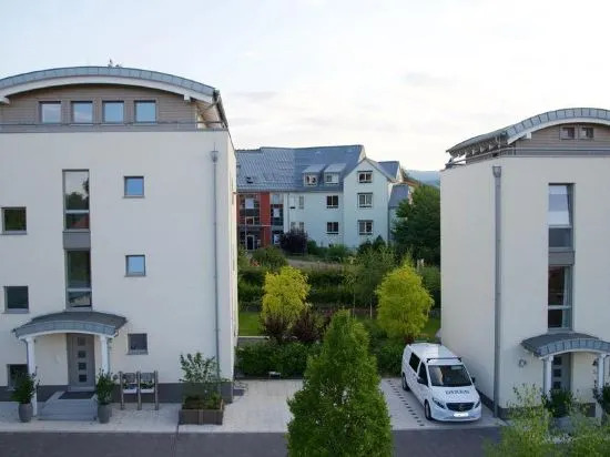Monopol Apartments