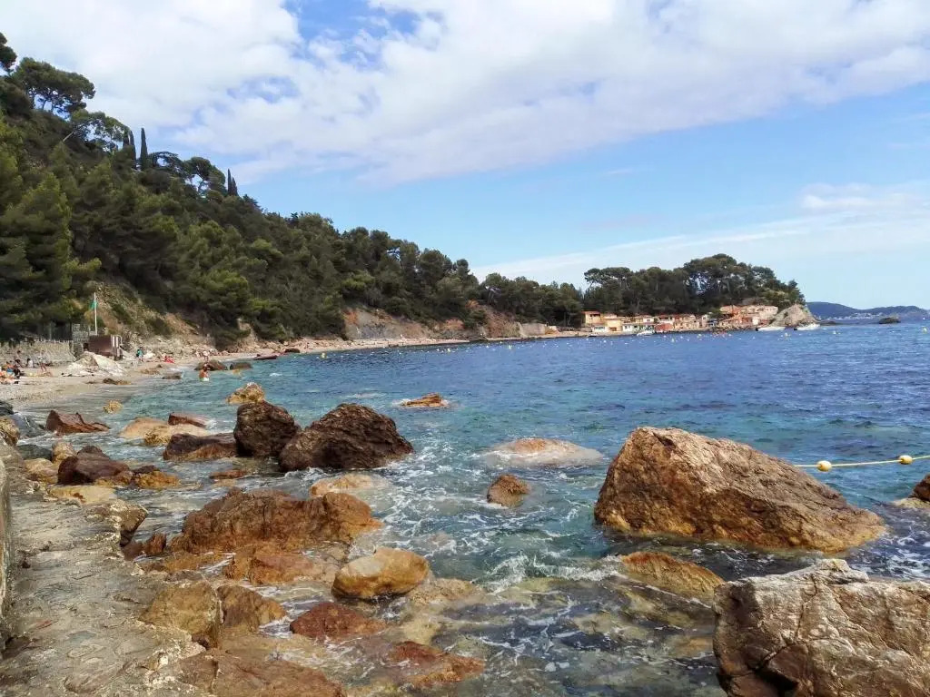 Typical Toulon apartment 50M beaches