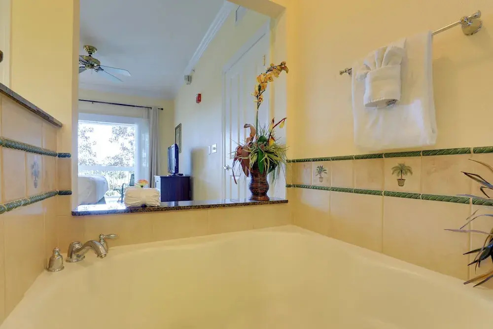 Swim, Golf & Relax: Family-friendly Reunion Escape