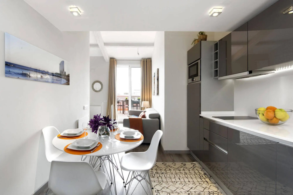 Eixample Building Apartments by Mercedes Heritage