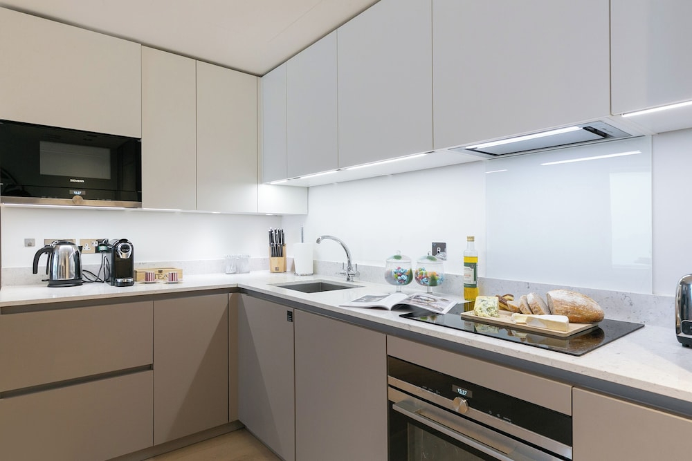 Urban Chic - Aird House