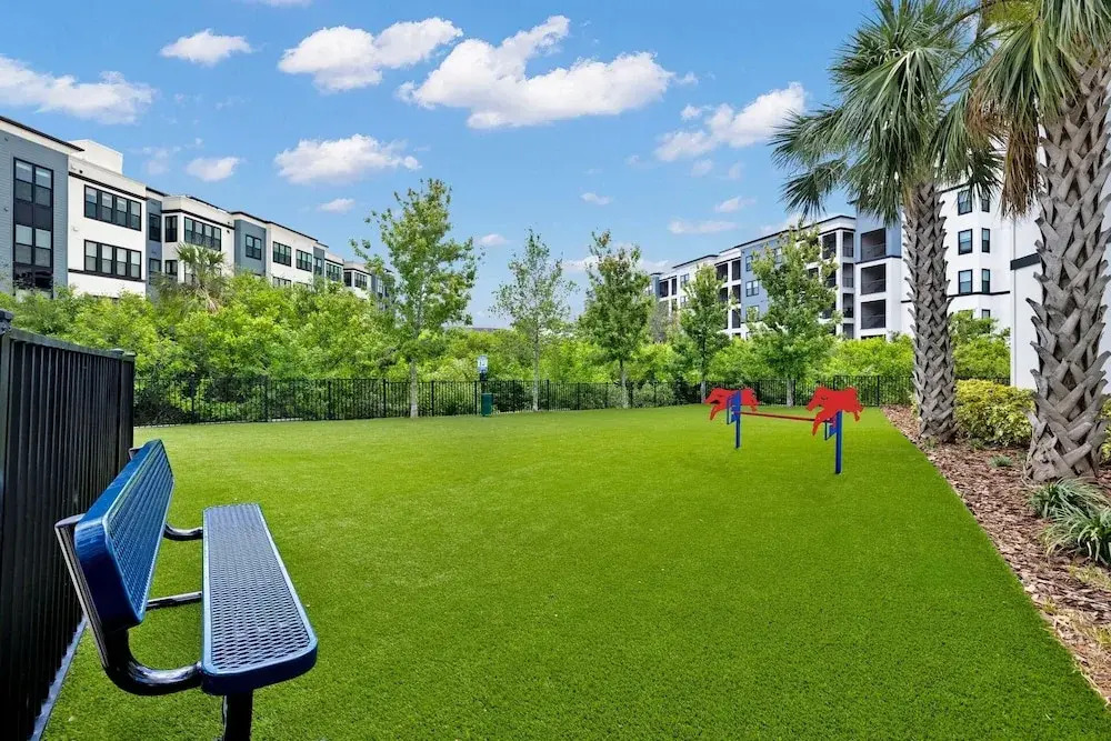 Landing Incredible 2BD Clubhouse Pool