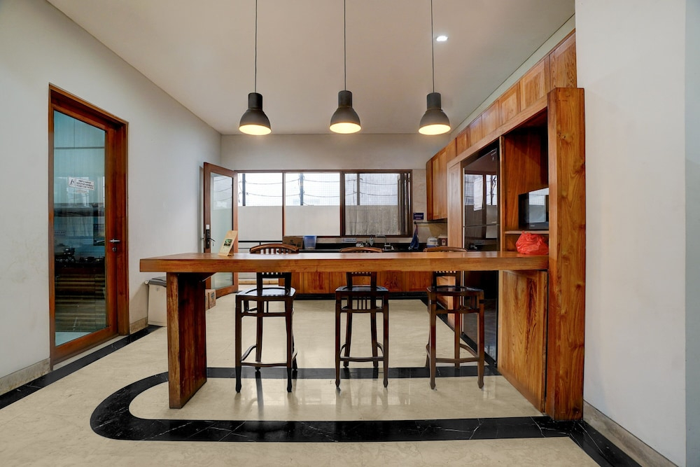 OYO 95214 Ohana Residence Karawaci