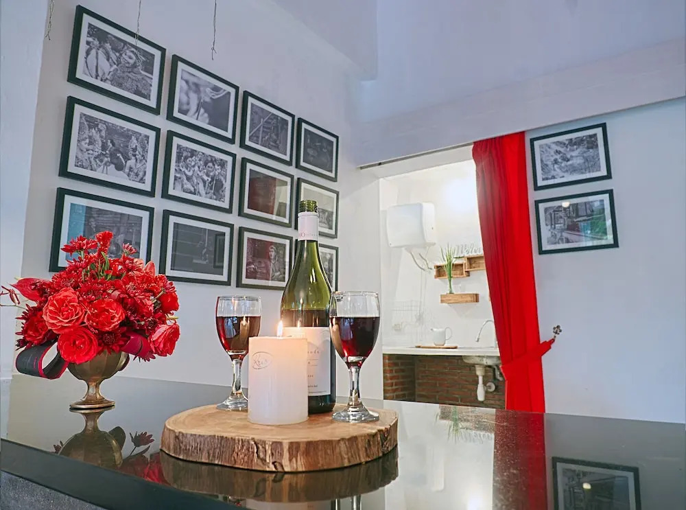 Black & White Villa
