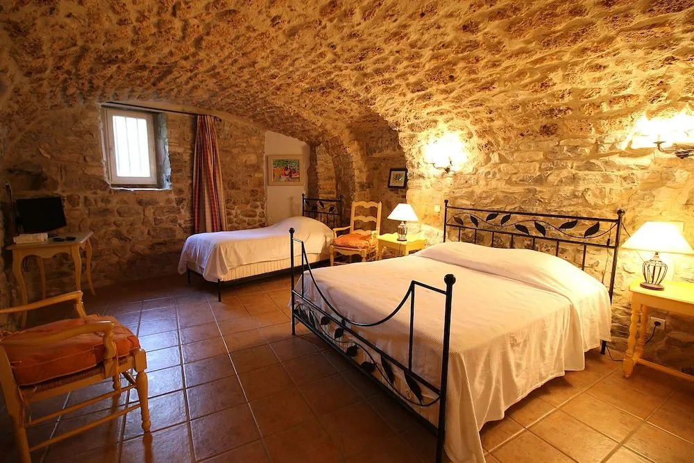 Logis Hôtel Restaurant Gîte La Bastide du Vébron