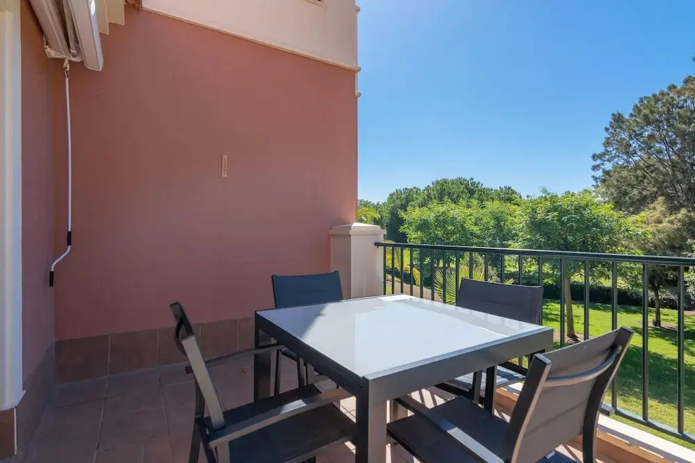Golfside Stay for 5 Guests