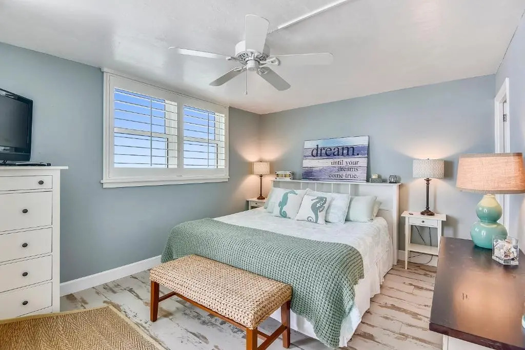 Bob's Beachin Dream - 5040S