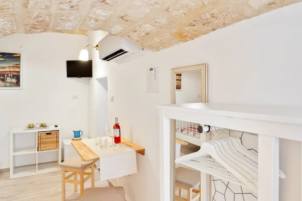 GuestHost - San Nicola Clemente Private Room