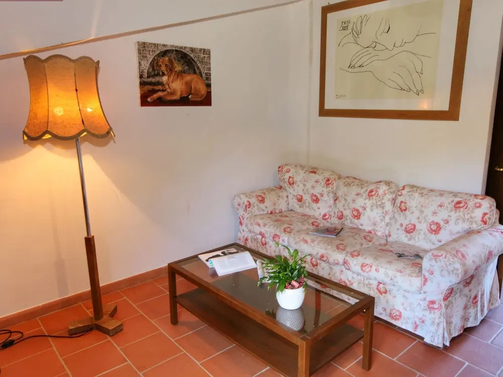 Soothing Holiday Home in Castelnuovo dei Sabbioni With Pool