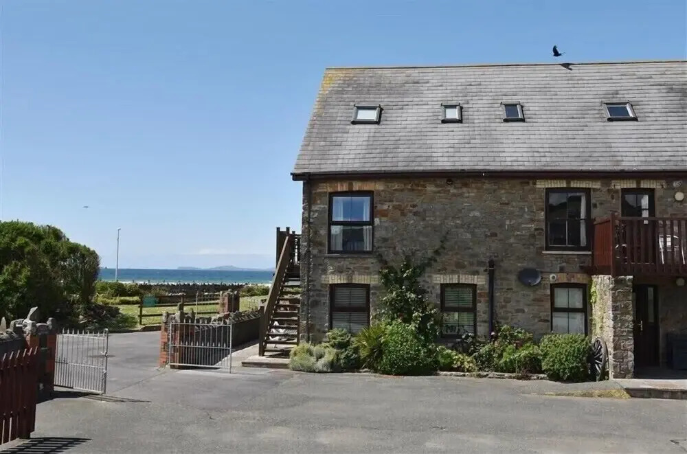 5 The Coach House
