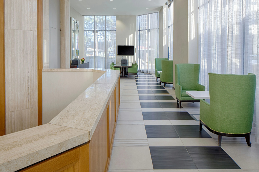 DoubleTree by Hilton Hotel Houston Greenway Plaza