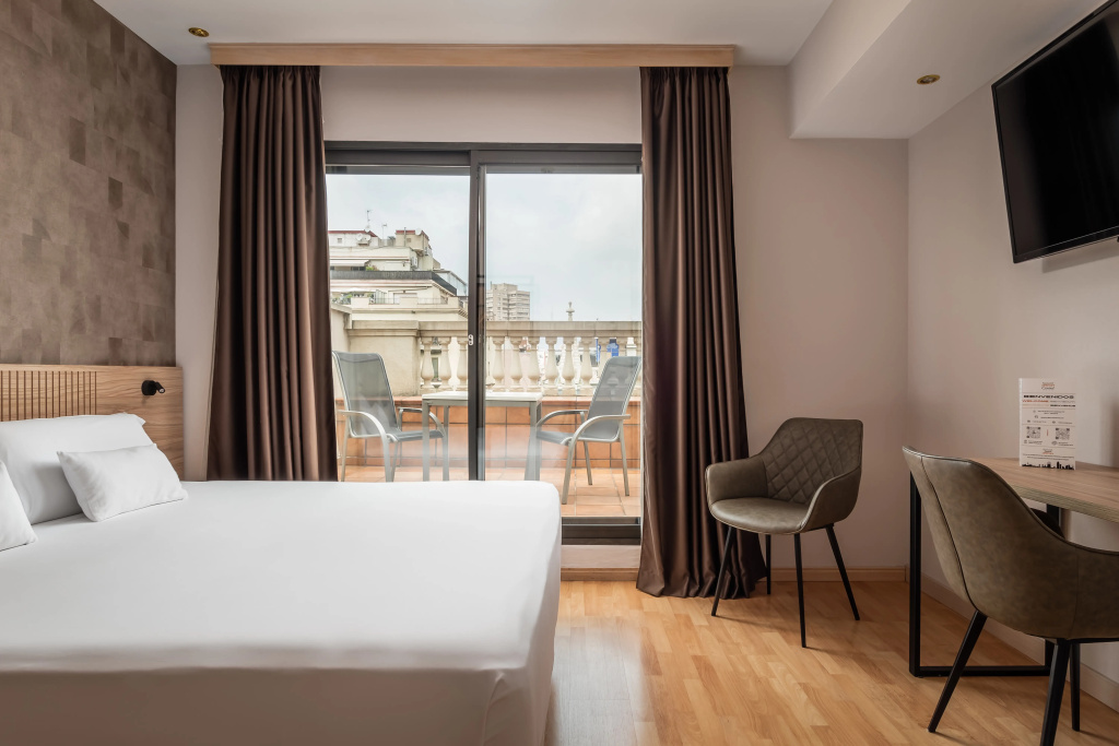 Отель Petit Palace Eixample